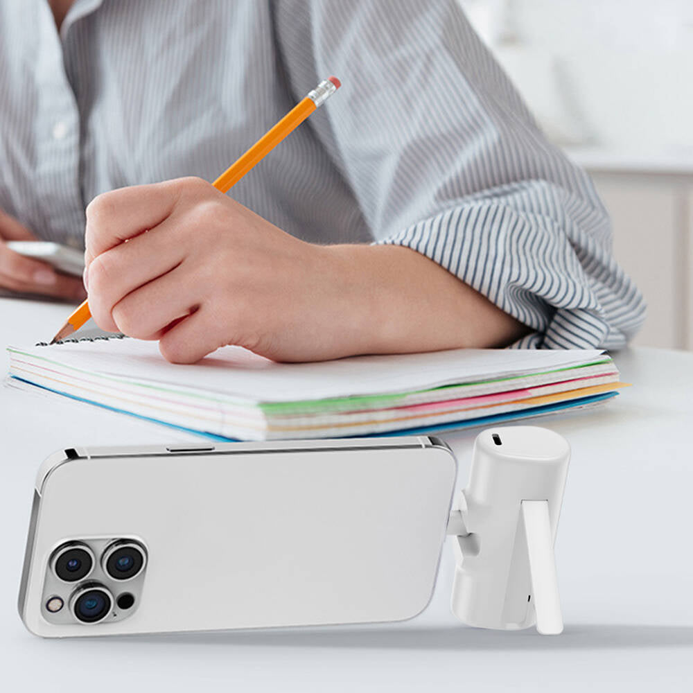 Wiwu Wi-P017 Capsule Serisi 2in1 Mini Taşınabilir Standlı Type-C Powerbank 5000mAh Wiwu Wi-P017 Capsule Serisi 2in1 Mini Taşınabilir Standlı Type-C Powerbank 5000mAh